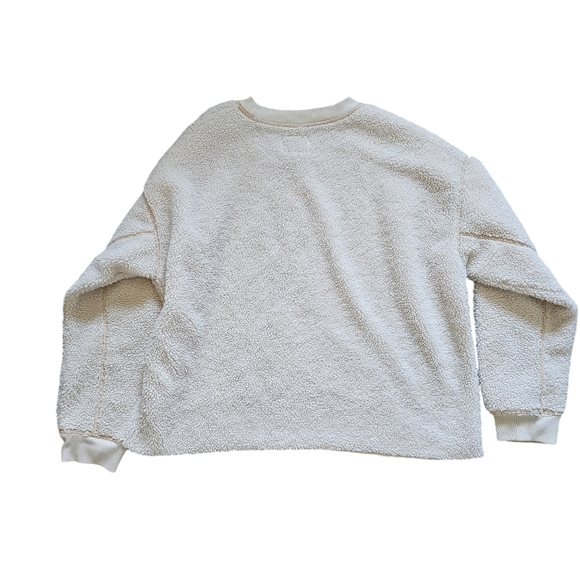 American Eagle AEO cream pullover sweater raw hem women's Size Medium fuzzy - Picture 3 of 8